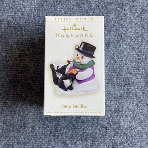 Hallmark Keepsake Snow Buddies 2006 Ornament 9th in Series Snowman Skunk QX2473